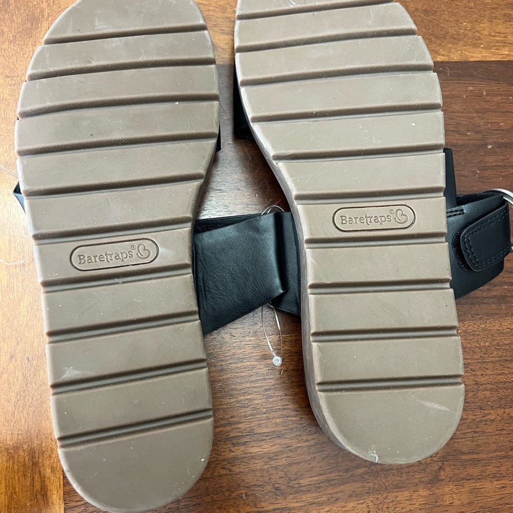 Baretraps Black Buckle Strap Romeo Sandals Size 8 NWOT - Picture 2 of 7